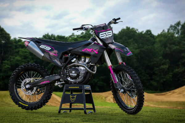 Kit déco motocross Husqvarna - Carbon - Noir Rose Promo